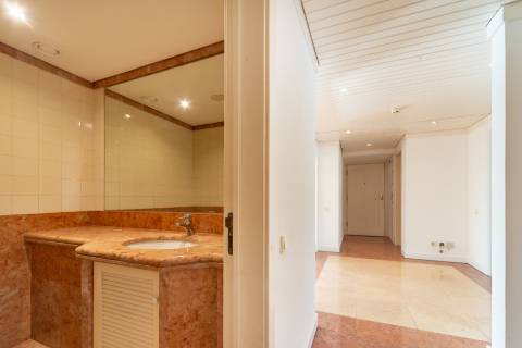 T3+2 em condominio de prestigio nas Amoreiras, com terraço e vista de Rio