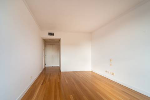 T3+2 em condominio de prestigio nas Amoreiras, com terraço e vista de Rio