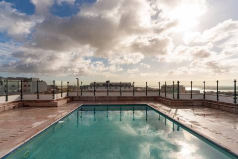 T3+2 em condominio de prestigio nas Amoreiras, com terraço e vista de Rio