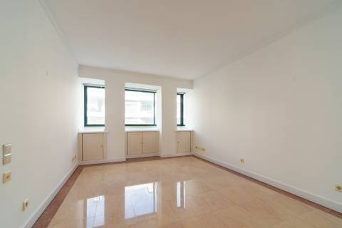 T3+2 em condominio de prestigio nas Amoreiras, com terraço e vista de Rio