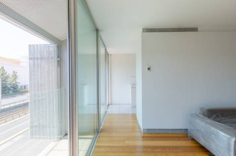 T1+1 em prédio com assinatura do Arquitecto Aires Mateus junto ao Rio