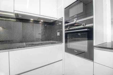 Apartamento T3, com garagem nas Avenidas Novas