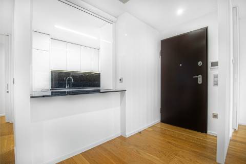 Apartamento T3, com garagem nas Avenidas Novas