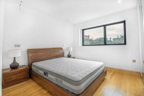 Apartamento T3, com garagem nas Avenidas Novas