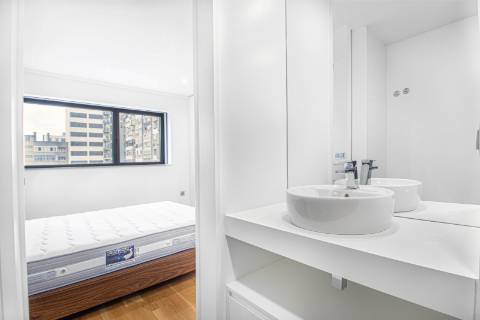 Apartamento T3, com garagem nas Avenidas Novas