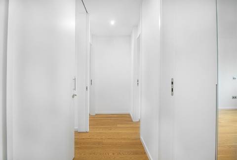 Apartamento T3, com garagem nas Avenidas Novas