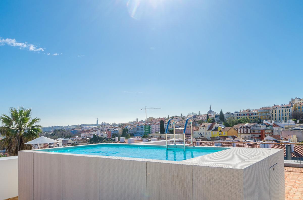 Penthouse única, com piscina, vista e garagem em pleno Príncipe Real