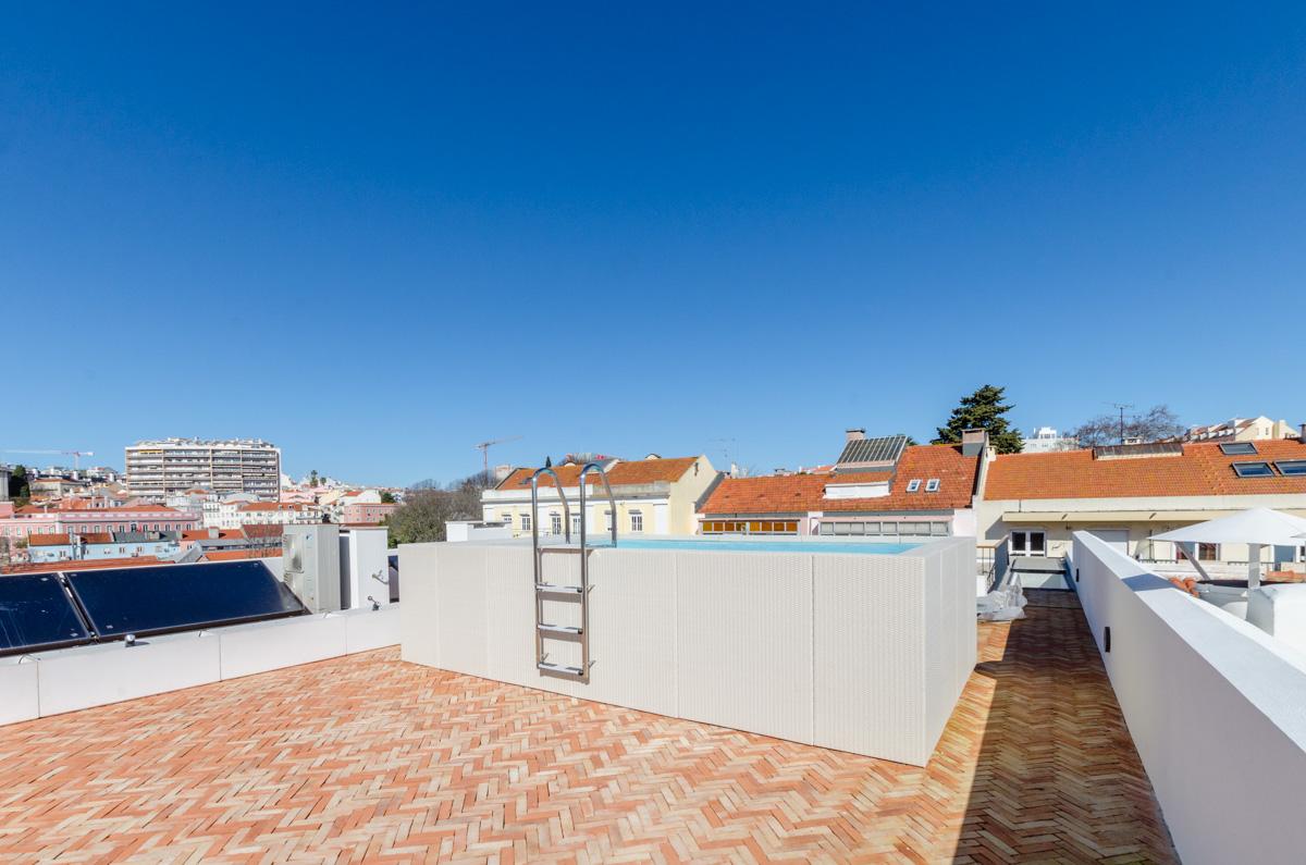 Penthouse única, com piscina, vista e garagem em pleno Príncipe Real