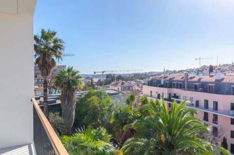 Penthouse única, com piscina, vista e garagem em pleno Príncipe Real