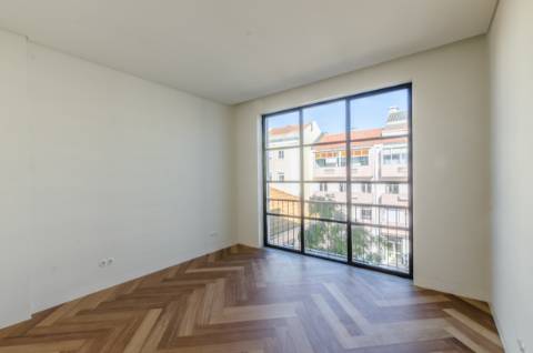 Penthouse única, com piscina, vista e garagem em pleno Príncipe Real