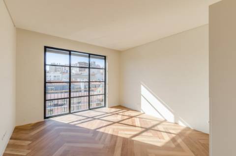 Penthouse única, com piscina, vista e garagem em pleno Príncipe Real