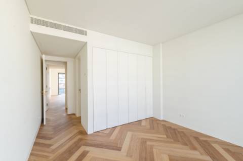 Penthouse única, com piscina, vista e garagem em pleno Príncipe Real