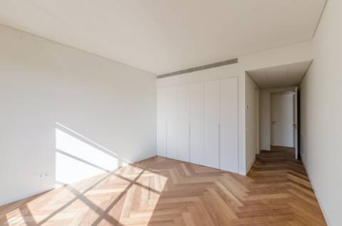 Penthouse única, com piscina, vista e garagem em pleno Príncipe Real