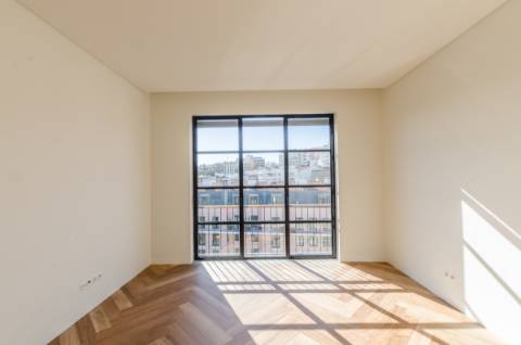 Penthouse única, com piscina, vista e garagem em pleno Príncipe Real