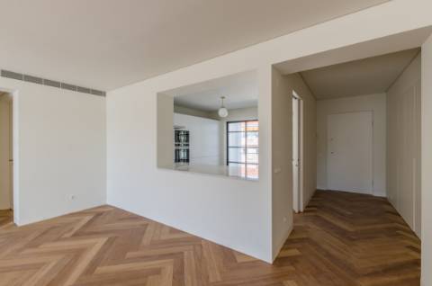 Penthouse única, com piscina, vista e garagem em pleno Príncipe Real