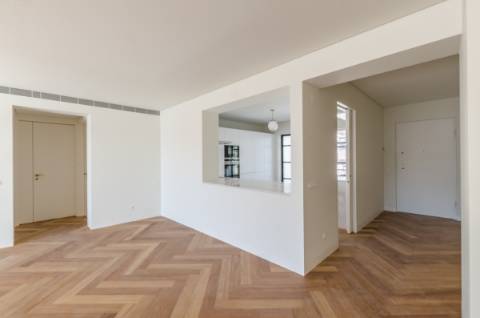 Penthouse única, com piscina, vista e garagem em pleno Príncipe Real