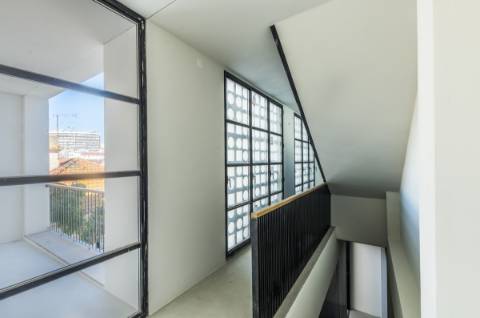 Penthouse única, com piscina, vista e garagem em pleno Príncipe Real