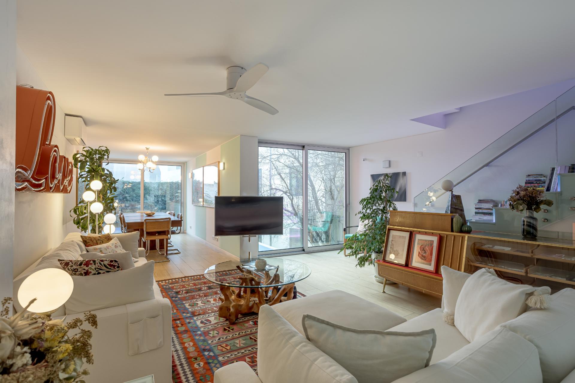 Prédio unifamiliar T4 + 3, nas Amoreiras com jardim e piscina