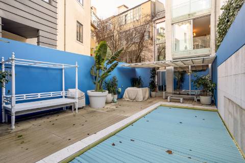 Prédio unifamiliar T4 + 3, nas Amoreiras com jardim e piscina