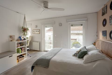 Prédio unifamiliar T4 + 3, nas Amoreiras com jardim e piscina