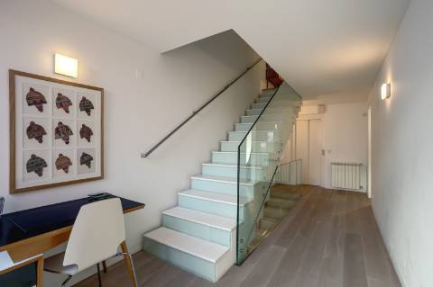 Prédio unifamiliar T4 + 3, nas Amoreiras com jardim e piscina