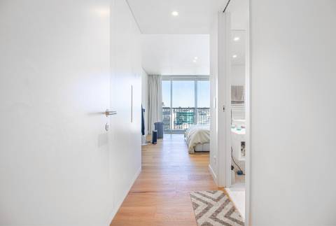 Apartamento T2 com varanda, estacionamento no Condomínio Infinity