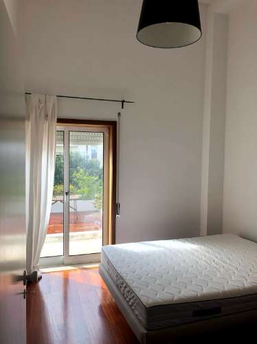 T1 com Garagem e Terraço numa rua sossegada perto do Mar