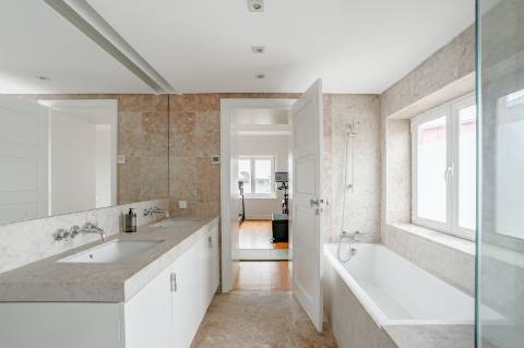 Apartamento T4+1 na Estrela