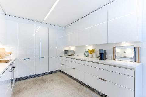 Moradia V4 com piscina para venda na Foz; Porto