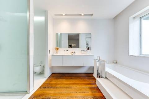 Moradia V4 com piscina para venda na Foz; Porto