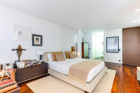 Moradia V4 com piscina para venda na Foz; Porto