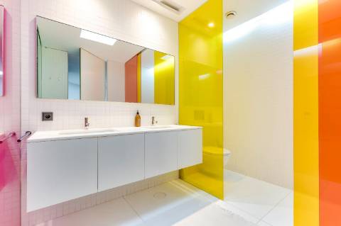 Moradia V4 com piscina para venda na Foz; Porto