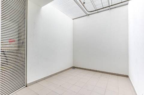 Moradia V4 com piscina para venda na Foz; Porto