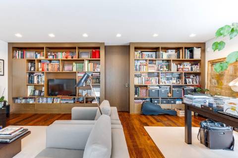 Moradia V4 com piscina para venda na Foz; Porto