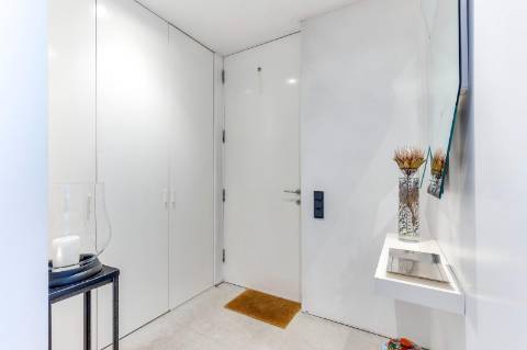 Moradia V4 com piscina para venda na Foz; Porto