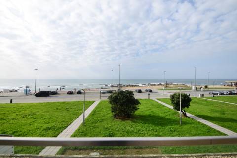 Excelente T3 em Canidelo com varanda vista Mar