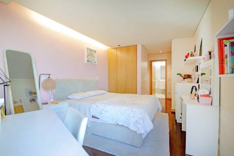 Excelente T3 em Canidelo com varanda vista Mar