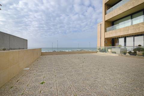 Excelente T3 em Canidelo com varanda vista Mar