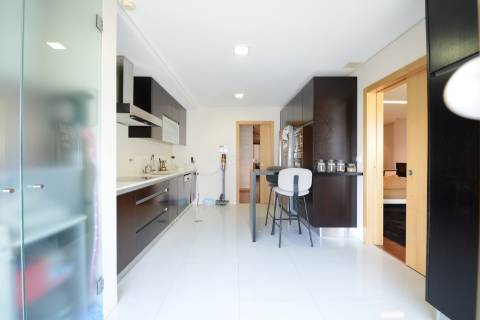 Excelente T3 em Canidelo com varanda vista Mar