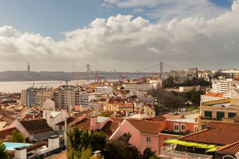 Charmoso apartamento T2 no Príncipe Real, com vistas verdadeiramente deslumbrantes.
