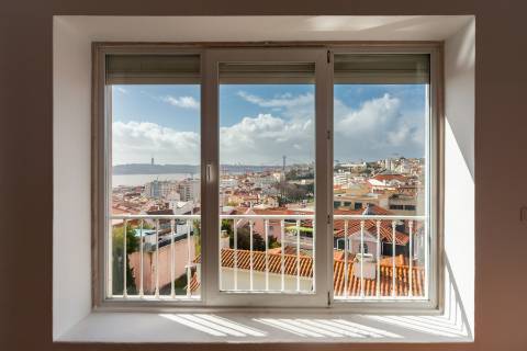 Charmoso apartamento T2 no Príncipe Real, com vistas verdadeiramente deslumbrantes.