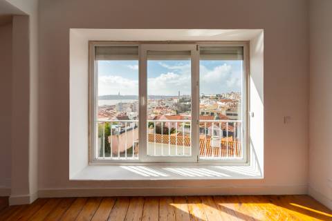 Charmoso apartamento T2 no Príncipe Real, com vistas verdadeiramente deslumbrantes.