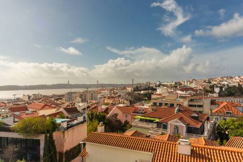 Charmoso apartamento T2 no Príncipe Real, com vistas verdadeiramente deslumbrantes.