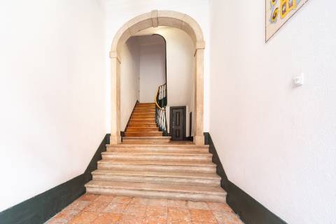 Charmoso apartamento T2 no Príncipe Real, com vistas verdadeiramente deslumbrantes.