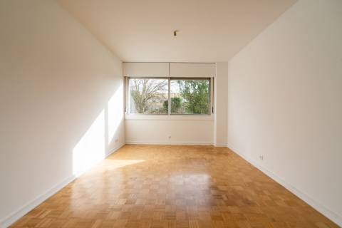 Apartamento T2 com lugar de garagem na Quinta da Luz