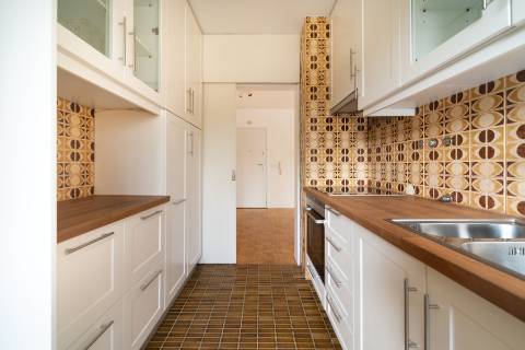 Apartamento T2 com lugar de garagem na Quinta da Luz