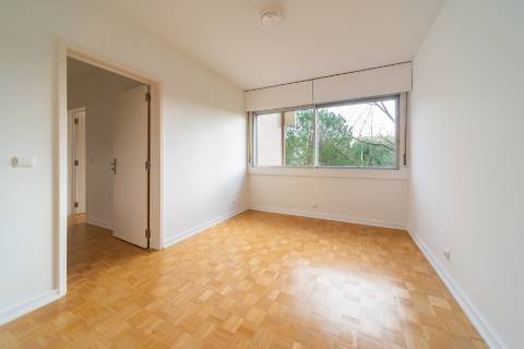 Apartamento T2 com lugar de garagem na Quinta da Luz