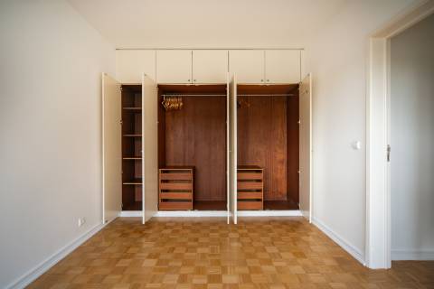 Apartamento T2 com lugar de garagem na Quinta da Luz