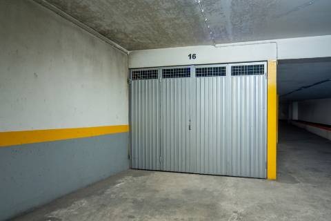 Apartamento T2 com lugar de garagem na Quinta da Luz