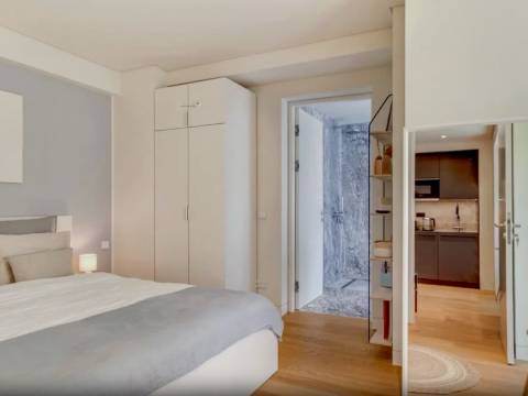 Apartamento T1 mobilado com varanda e elevador às Janelas Verdes na Lapa, Lisboa